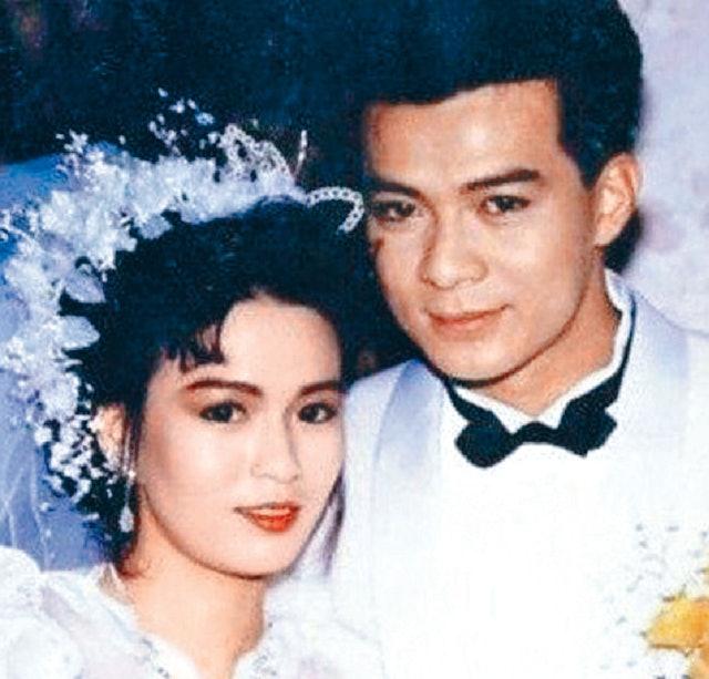 講到照顧老婆至她病逝,黃日華深情表示:「她始終是我太太,我覺得當事情發生的時候,你一定要去面對。」、「你作為丈夫,你疼愛她,這是你自己選擇回來的啊,這一點。」(圖/翻攝自微博@黃日華)