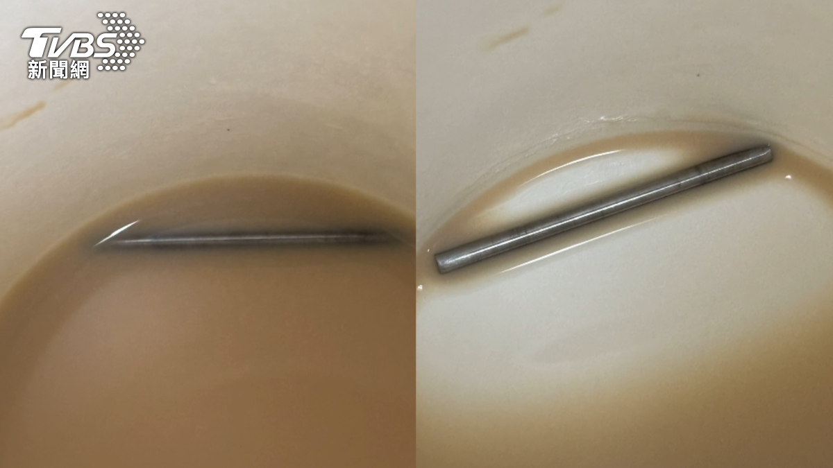 以為是碎冰遲遲未融化，撕開杯蓋檢查後才發現是一根鐵條。（圖／翻攝自記者爆料網）