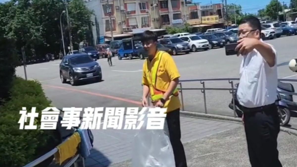 站長要求清潔人員把欄杆上的衣服丟掉。(圖/翻攝社會事新聞影音)