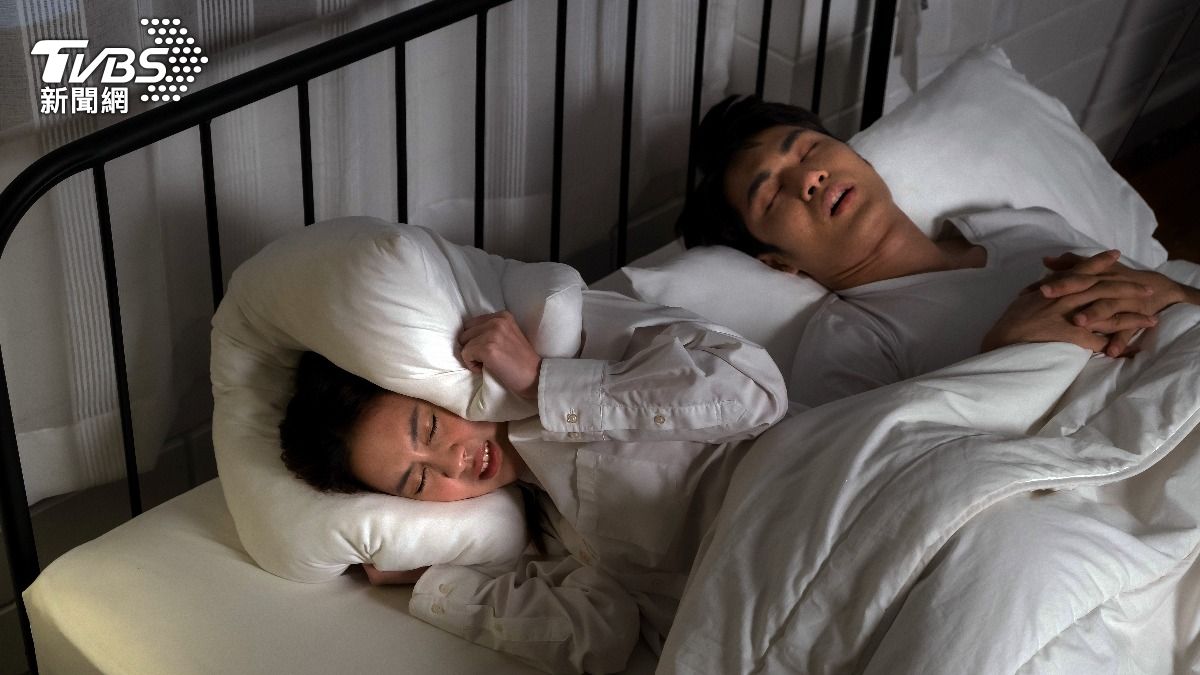 補眠也救不了!打呼、頭痛恐是「睡眠呼吸中止症」 醫揭5大警訊