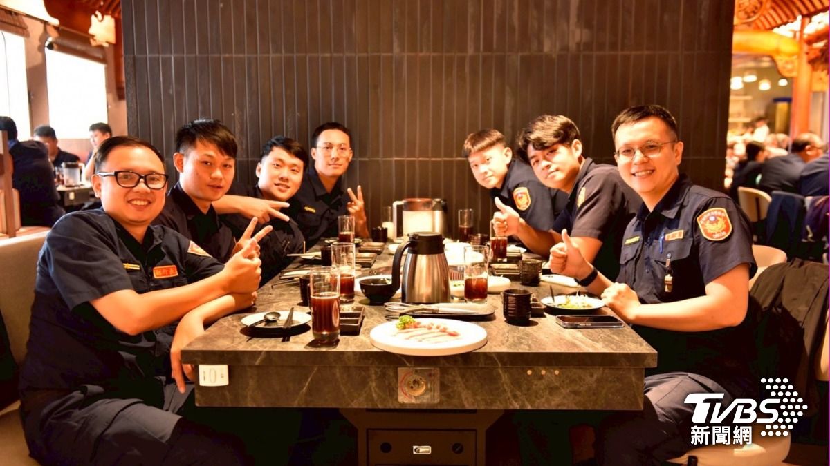 全分局員警「穿制服」吃Buffet 高雄分局長暖舉被讚爆