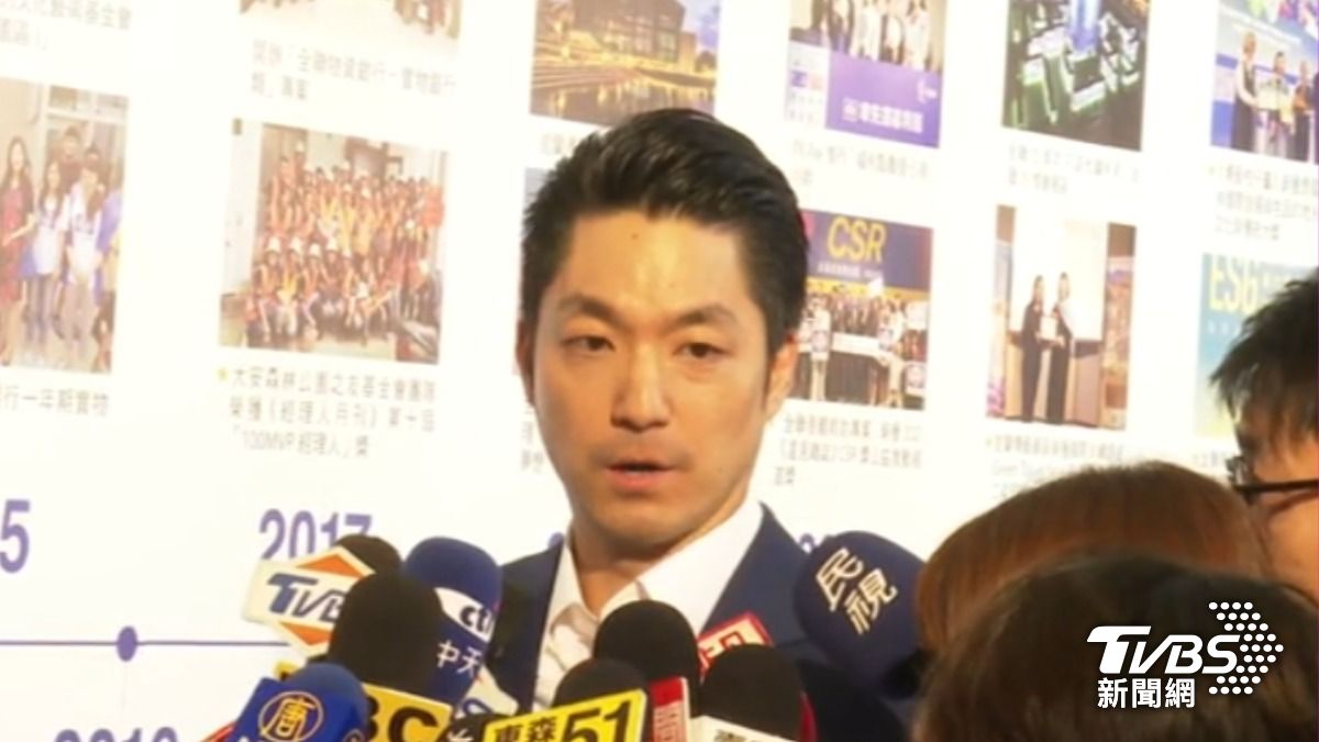 一名女子在自強隧道口打卡,遭逼刪除畫面,台北市長蔣萬安表示非常心疼。(圖/TVBS)