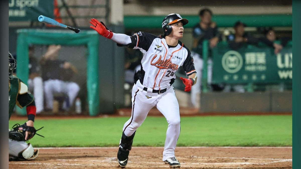 陳傑憲單場6打點擊潰台鋼 不忘自嘲「我本來要去開球」