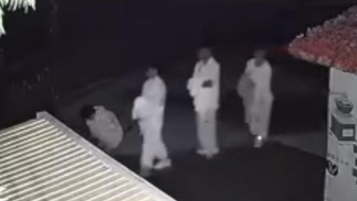 詭異!50名白衣人深夜「集體列隊走」民眾嚇壞 陸官方急回應