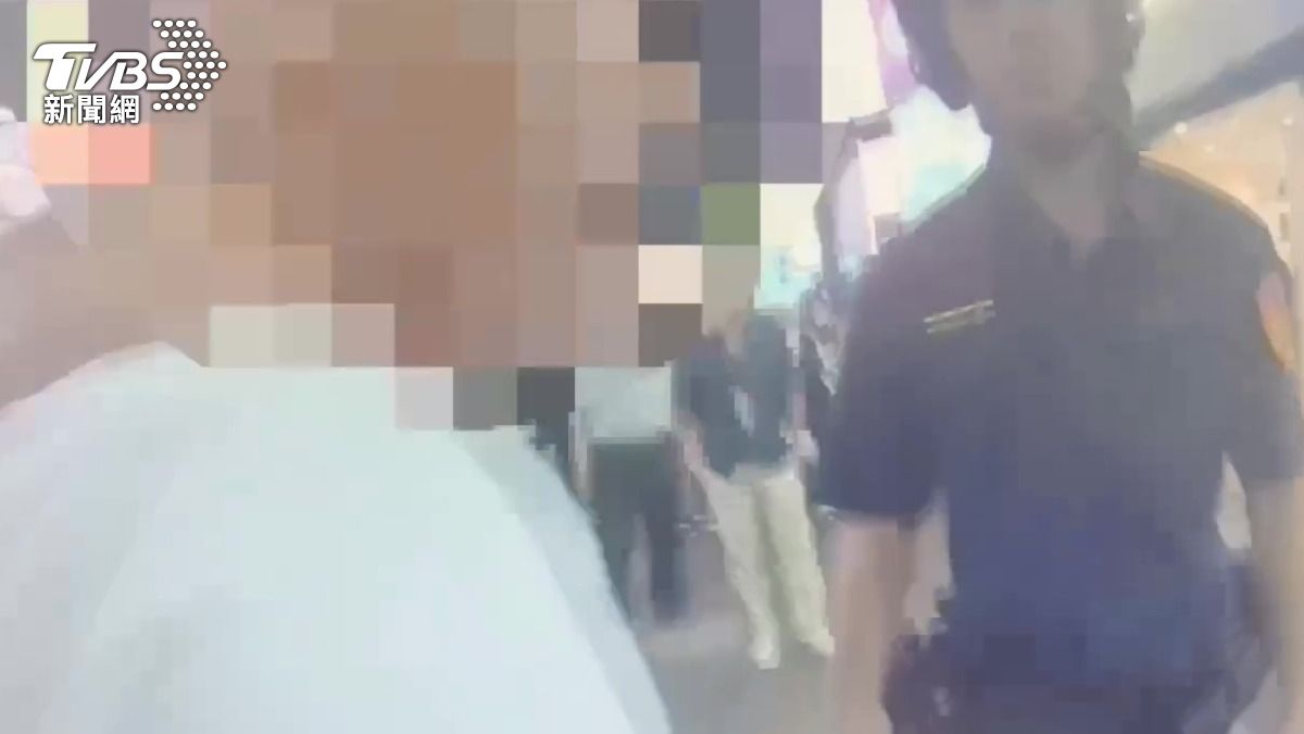 西門商圈爆衝突!67歲翁「亮利剪」揮舞 嚇壞逛街民眾