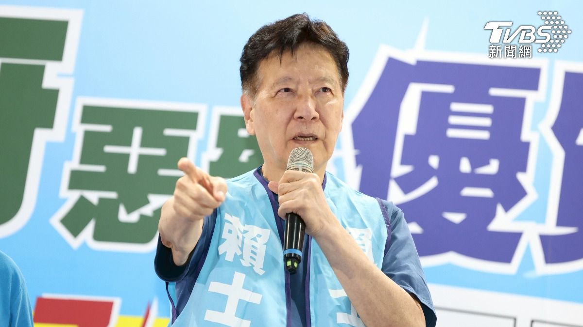 前中廣董事長趙少康為國民黨立委賴士葆站台反罷免。(圖/華子琛攝)