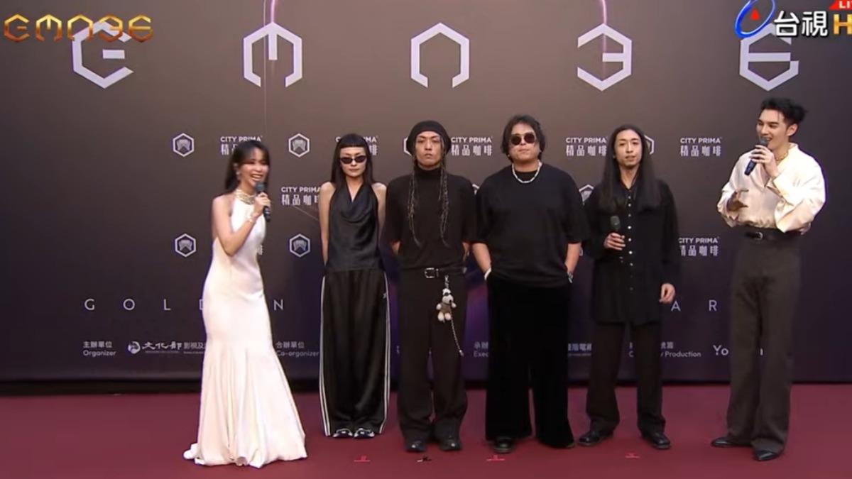 金曲36／紅毯主持人口誤！介紹錯人「全程播出」　尷尬表情被拍