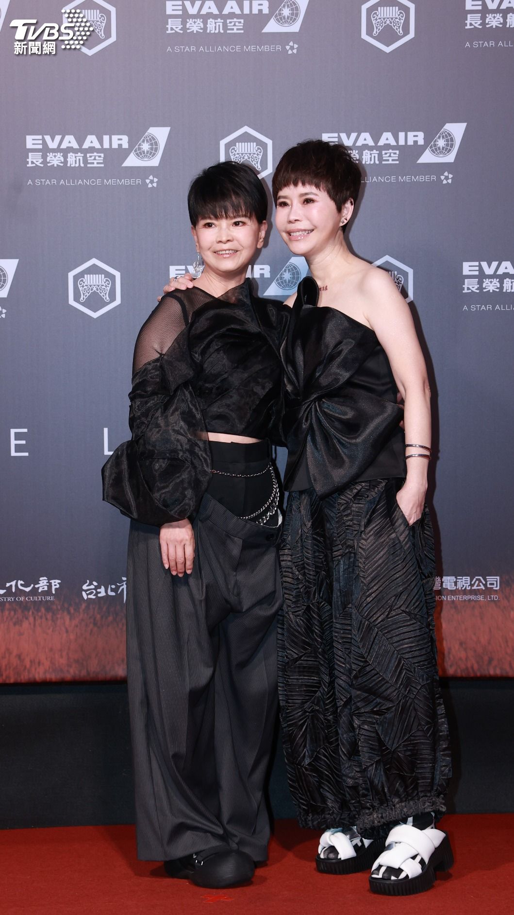 詹雅雯(右)同框妹妹詹雅云。(圖/TVBS娛樂組攝)