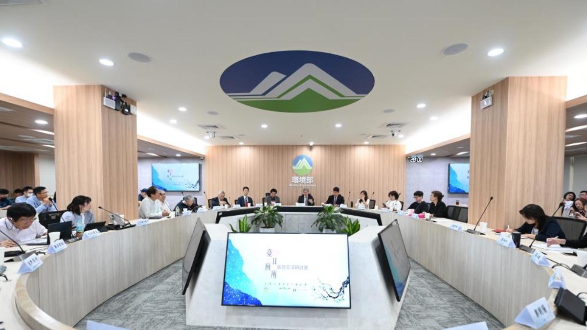 蹲式馬桶走入歷史？環境部擬推「全坐式公廁」：因應高齡化