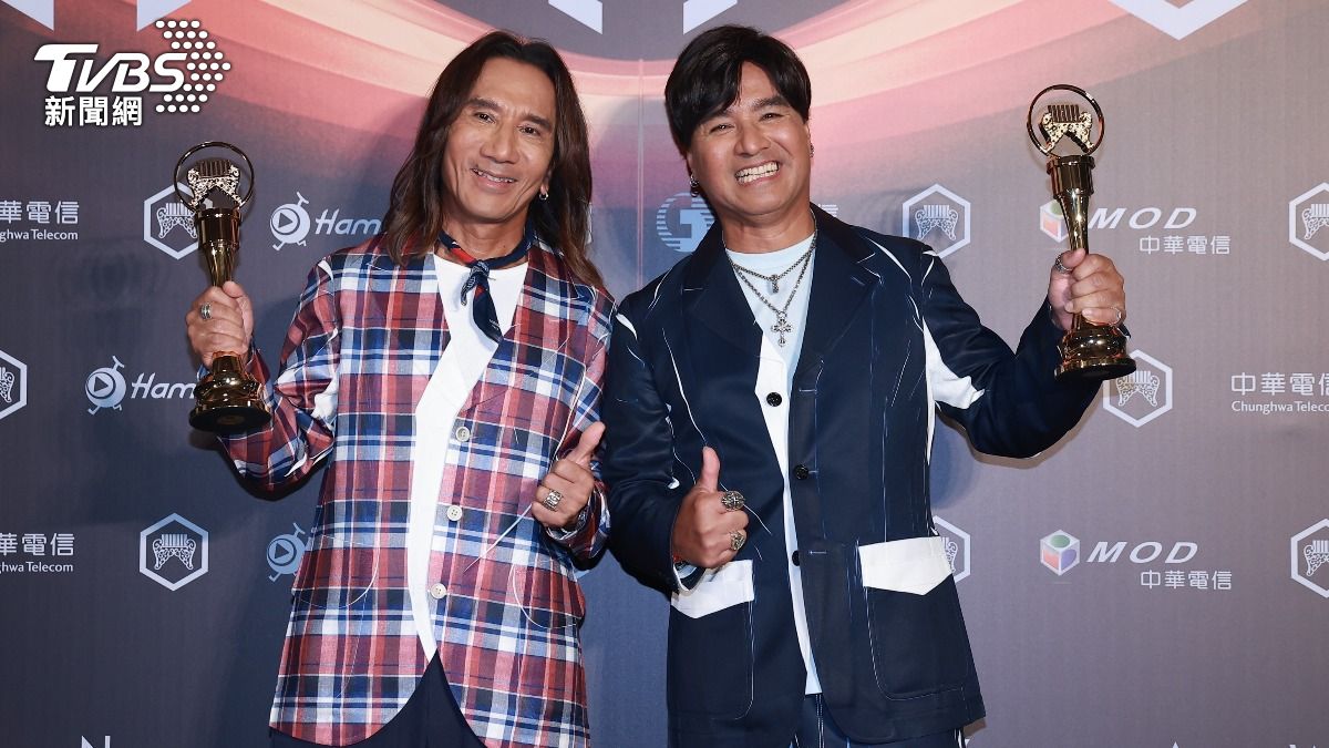 動力火車奪下金曲最佳演唱組合獎。(圖/TVBS娛樂組攝)