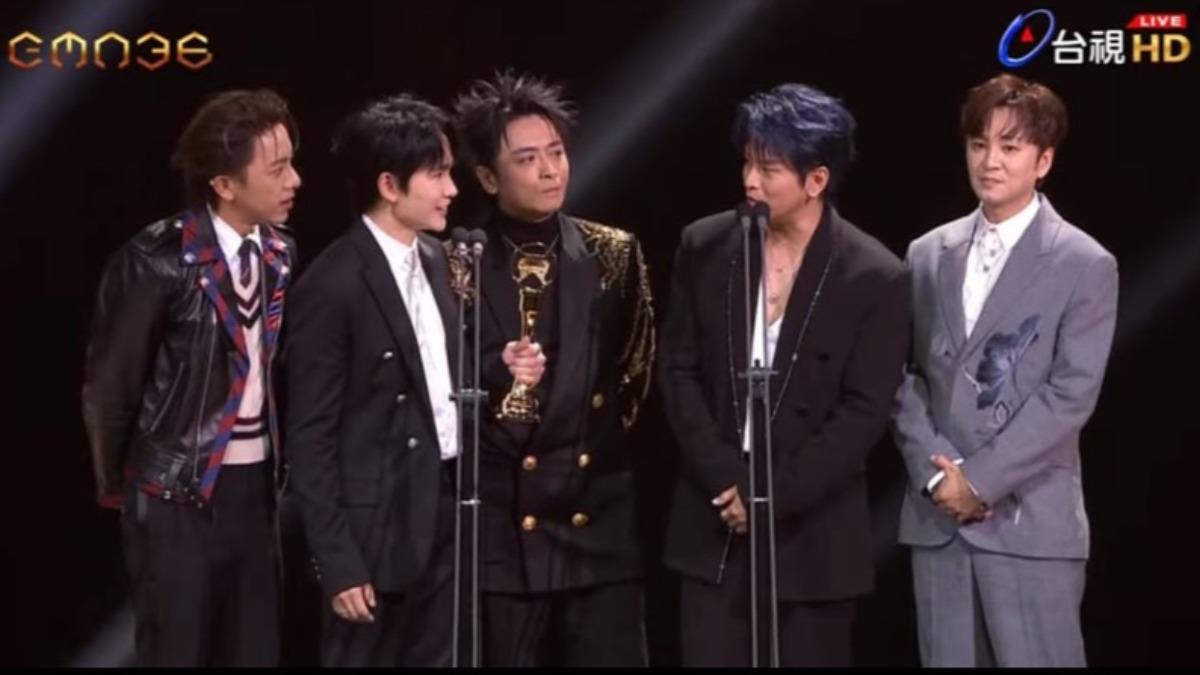 金曲36／Energy〈星期五晚上〉奪年度歌曲！阿弟哽咽告白老婆：差點放棄