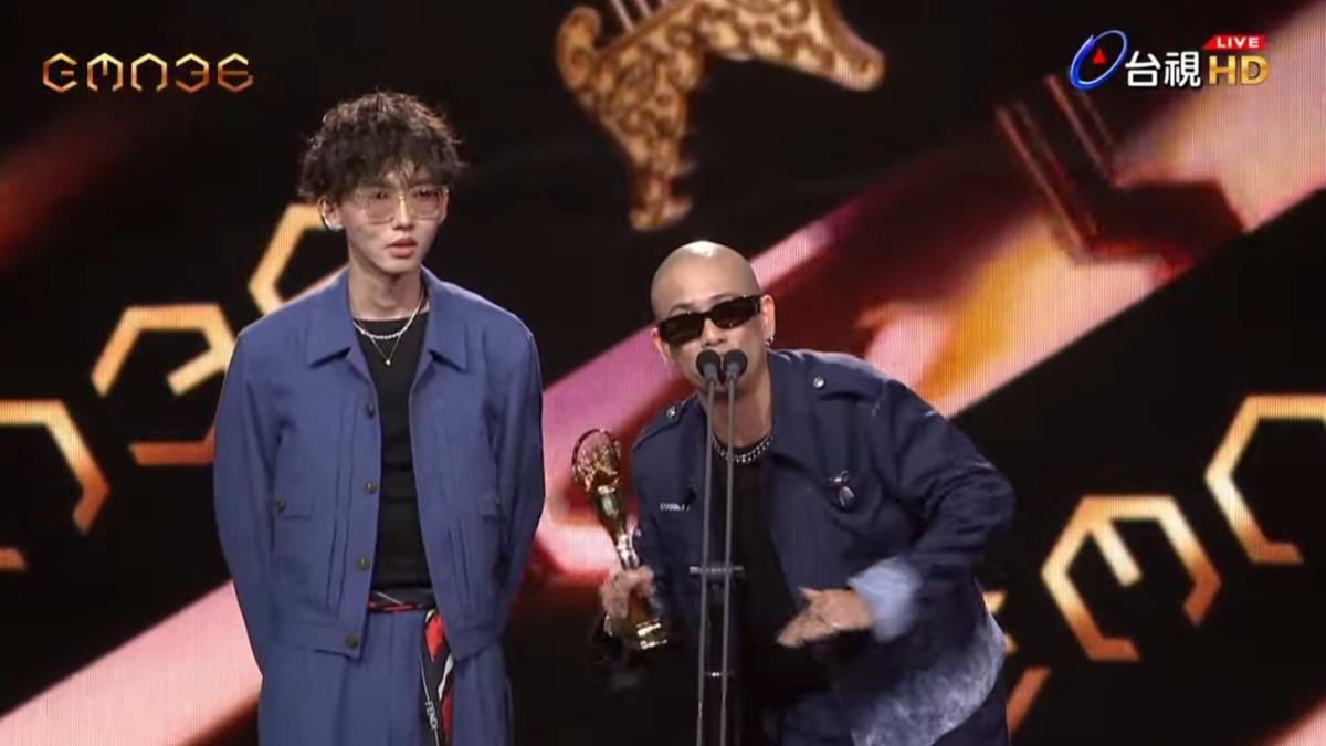 金曲36/歌王呂士軒獎運炸裂!再拿最佳華語專輯 太嗨「爆出插曲」