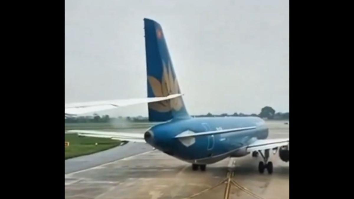 越南航空爆嚴重事故！波音787翼尖如刀刃「切開」空巴尾翼