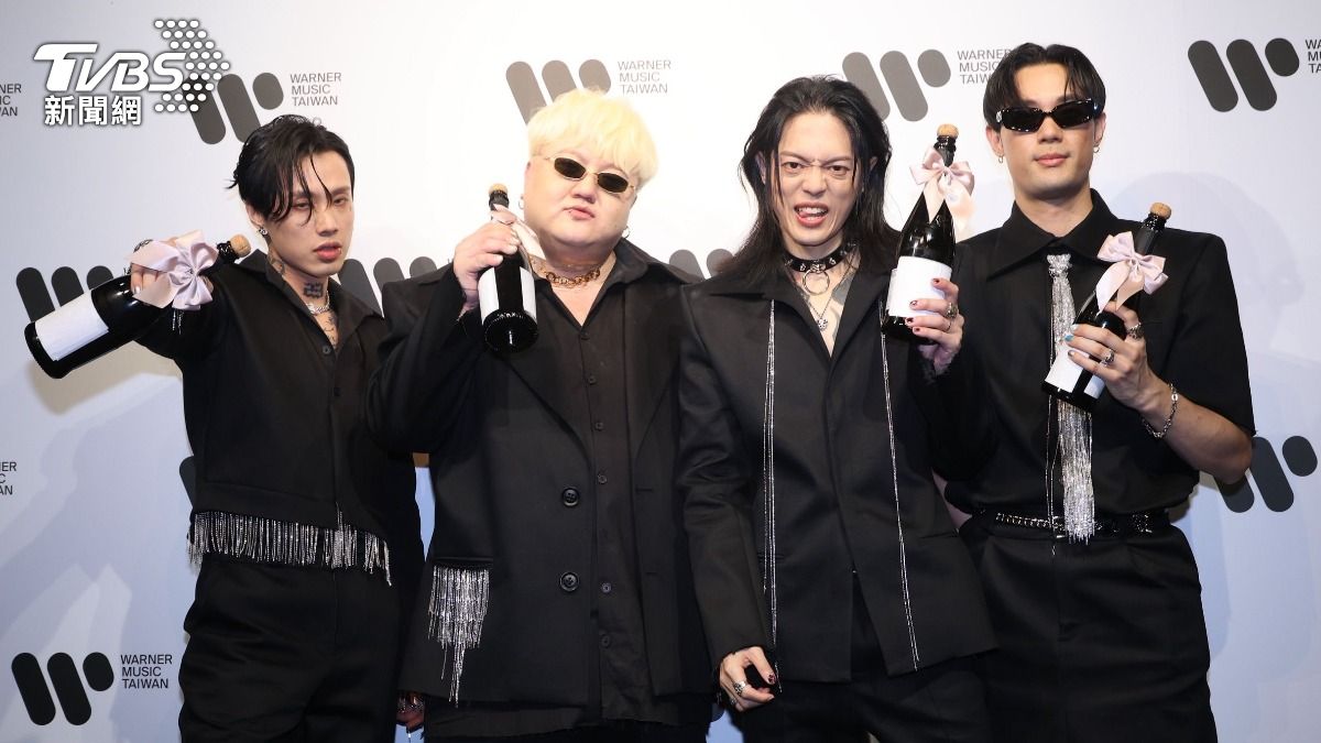 金曲慶功／TRASH熬15年拿獎！魁剛爸台下爆哭　驚人身分曝光