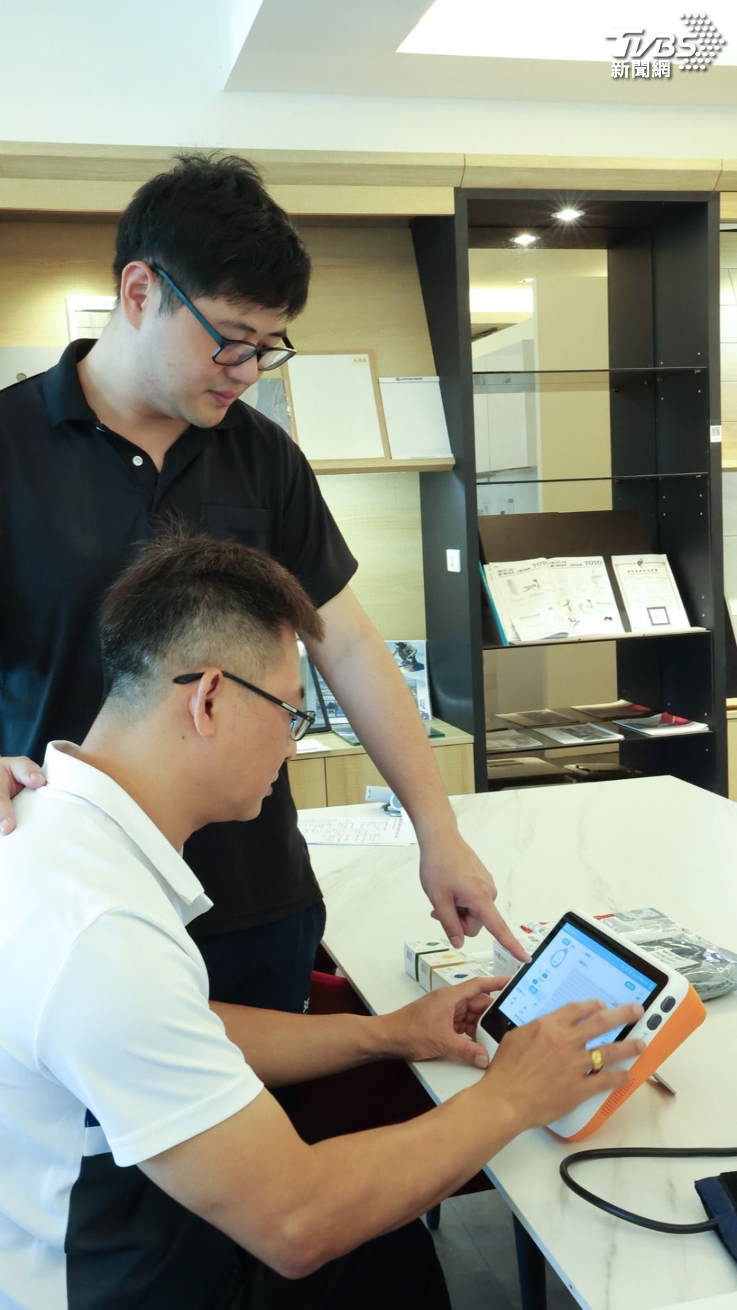 AI-Care 24全方位照護。(圖/千葉餐飲集團)