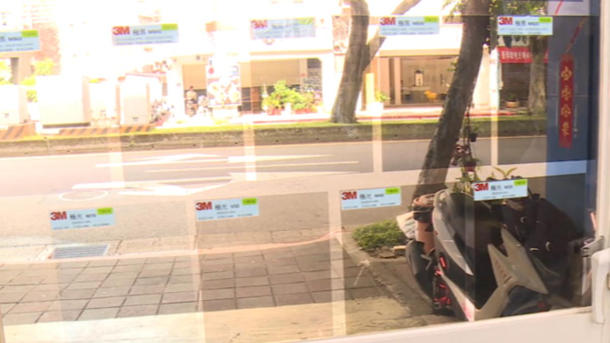 不只透光率，隔熱紙的材質也會影響溫度。（圖／TVBS）