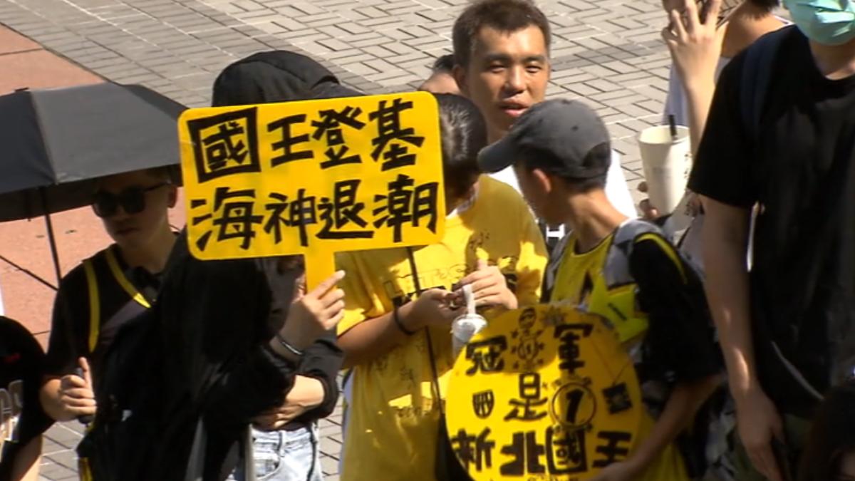 新莊體育館6800人滿場,國王回主場對決海神。(圖/TVBS)