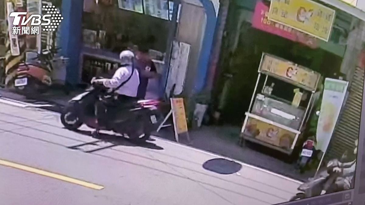 彰化炸雞店主遭竊12萬!白衣男「勘查後下手」 警已鎖定嫌犯(圖/TVBS)