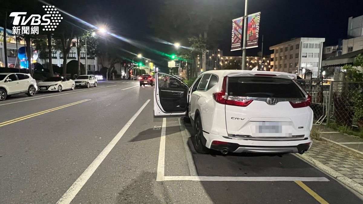 王浩一的座車被人發現久停台東縣府前停車格。(圖/民眾提供)