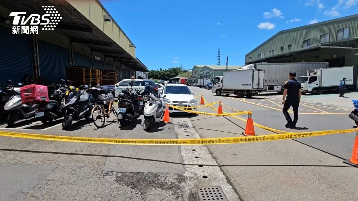 勞逸不均!黑貓宅急便司機刺殺同事 目擊者驚:倒地狂噴血亡
