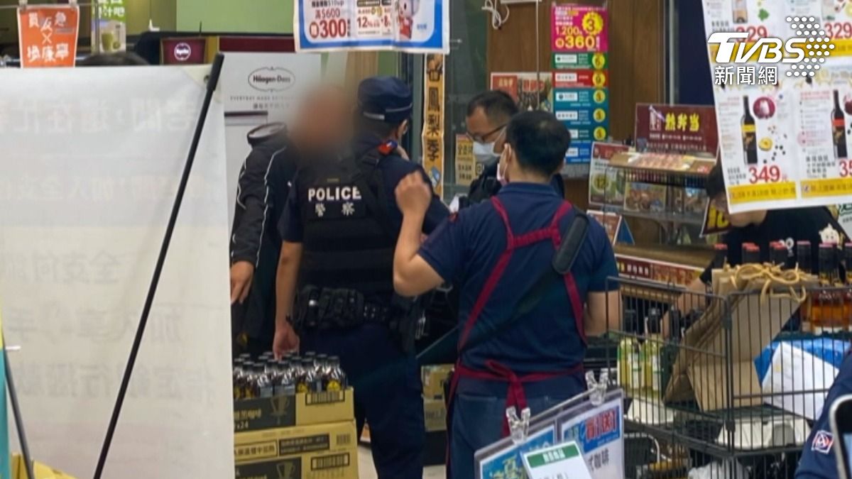 問冰淇淋位置5次沒人應!台南男失控咆哮「警察來更大聲」驚動眾人(圖/翻攝Threads_shihhuan1125)