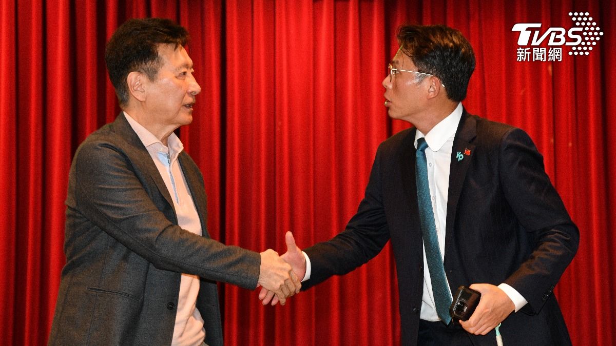 趙少康、黃國昌出席「反撕裂 反惡霸」記者會，槓賴清德團結十講。（圖／胡瑞麒攝）