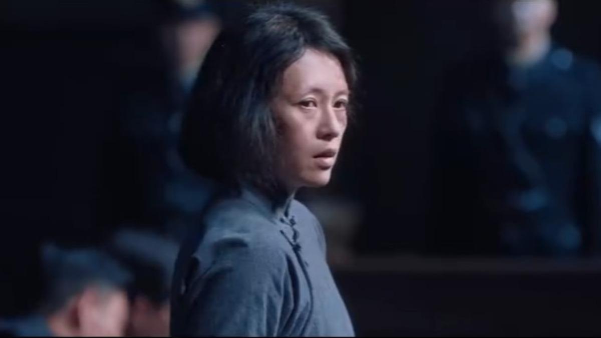 章子怡素顏上鏡,模樣極其狼狽。(圖/翻攝自微博)
