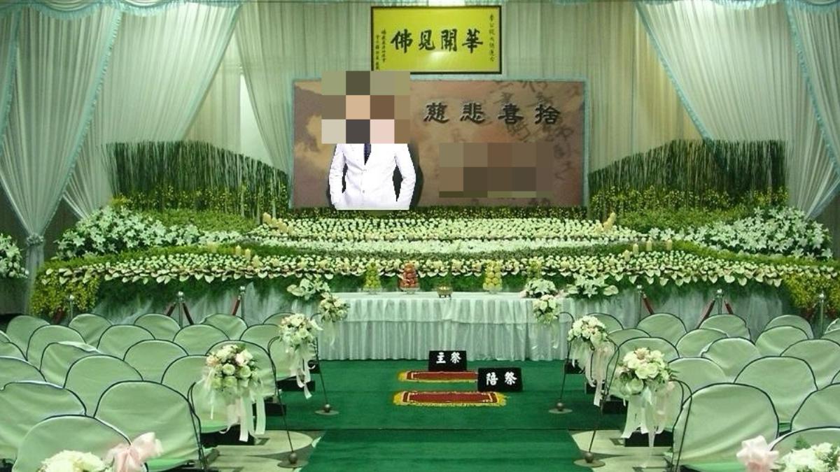 疲老闆在臉書PO出多張靈堂照，疑似為妻子出軌對象。（圖／翻攝自疲老闆臉書）