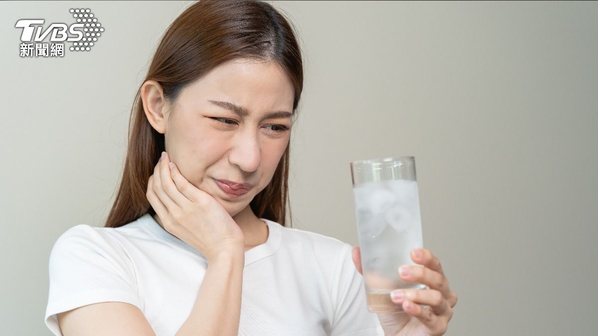 夏天吃冰別這樣咬!恐釀「牙裂」悲劇 醫師教你4招不傷牙