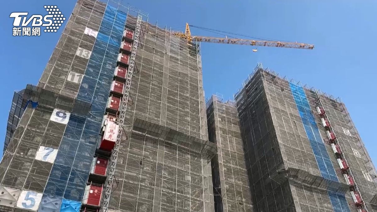 建商證實，不希望買家購買在高點，將依條件調整價格。（圖／TVBS）