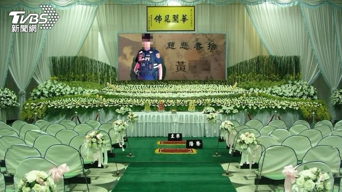 網紅疲老闆運用AI做出靈堂照,疑似影射妻子出軌對象(圖/翻攝疲老闆臉書)