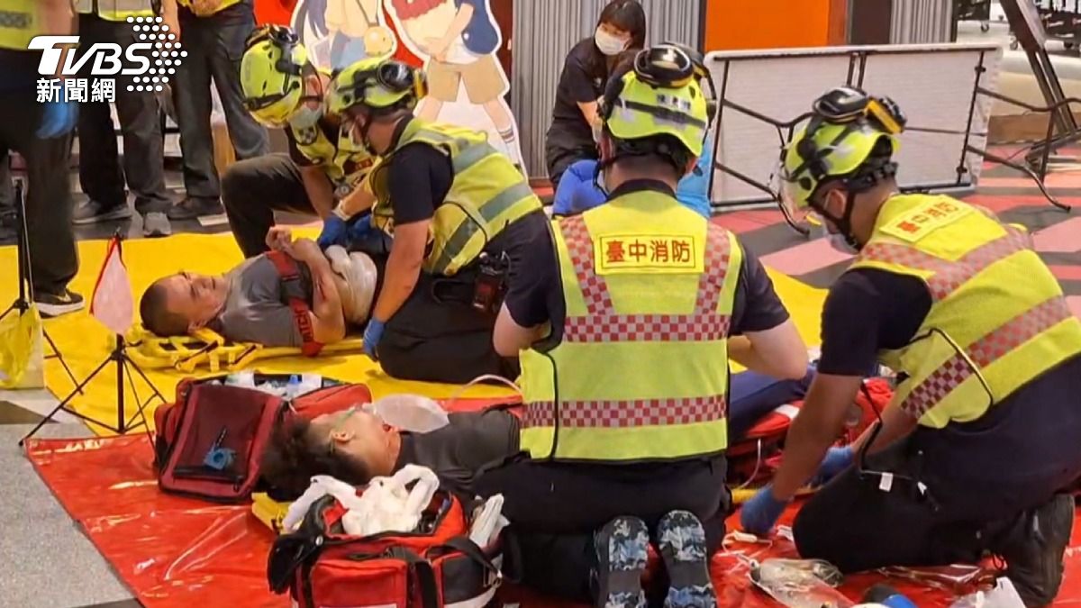 逼真傷妝現場噴血 台中氣爆演練驚悚登場(圖/TVBS)