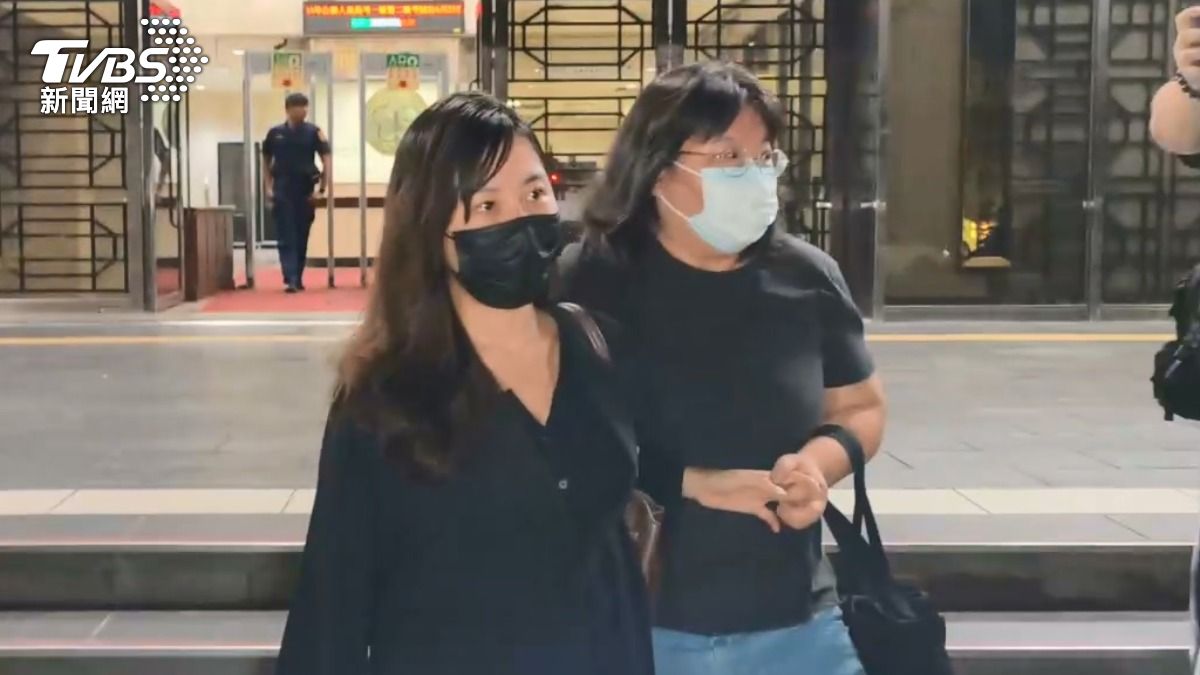 仙塔律師被網友戲稱「頭油塔」。(圖/TVBS)
