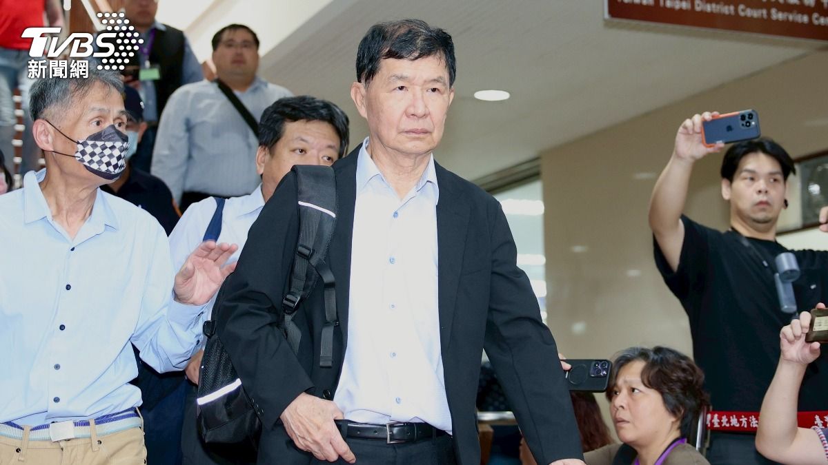 快訊／彭振聲哭著離開北院　聞妻死訊癱軟崩潰「眼神空洞」