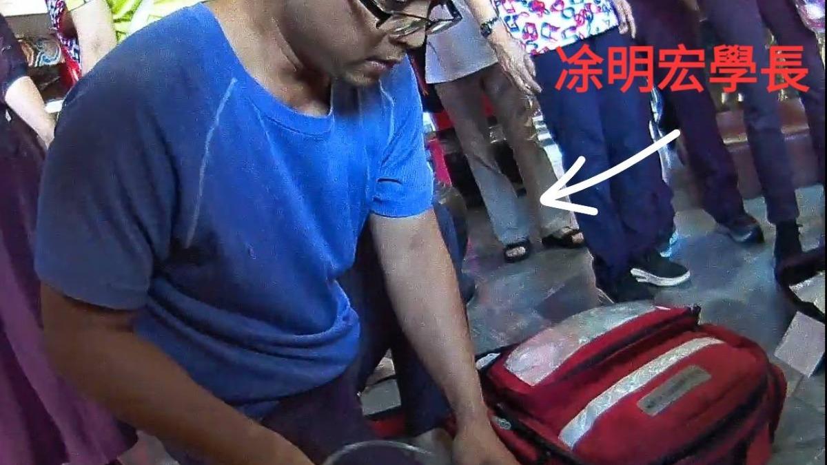 休假消防員參拜遇男香客倒地 手刀搶救「超低調善行曝」