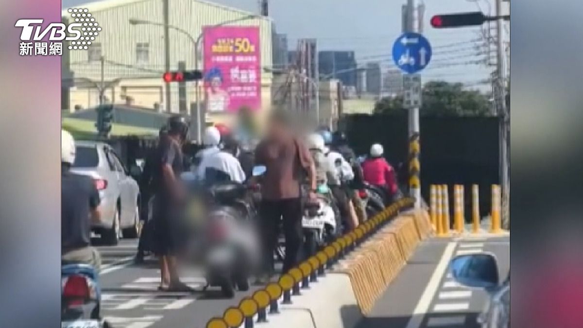 雖然雙方爭執激烈，所幸事件只停留在口角層面。（圖/TVBS）