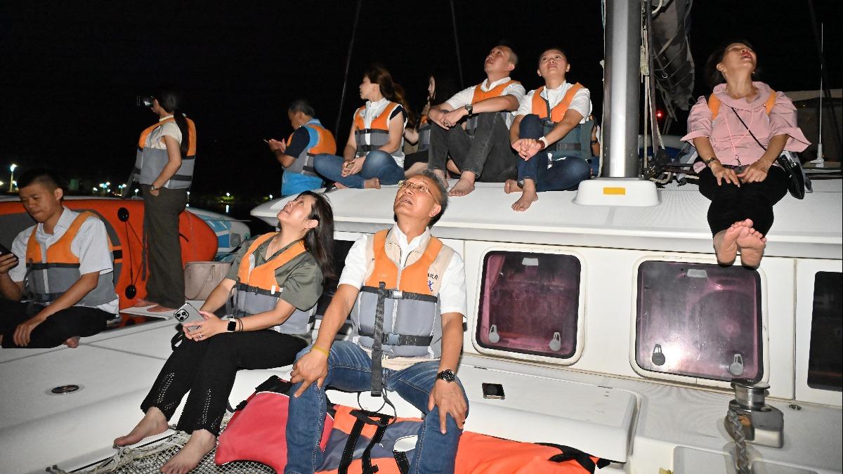星光照海面!蘭陽銀河夜旅登場 暑假限定海上觀星。(圖/宜蘭縣府)