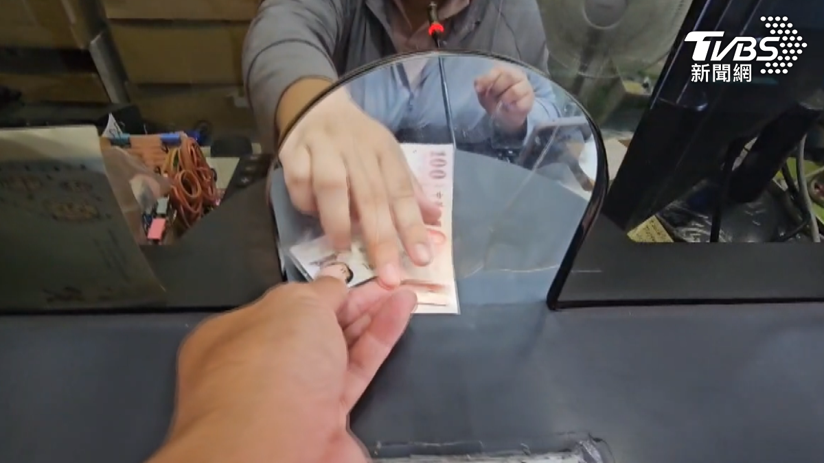 對於新收費制度，有遊客表示支持，認為這是愛護環境的必要措施。（圖／TVBS）