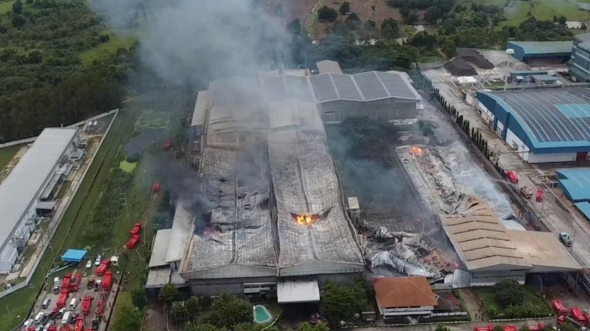 泰工廠大火燒10小時!員工慘困辦公室 8死26傷「2人失蹤」