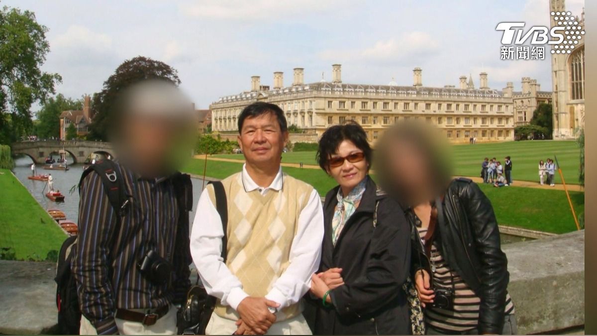 曾一同前往英國、新加坡等地旅遊並留下許多歡樂合照（圖／翻攝　彭振聲臉書）