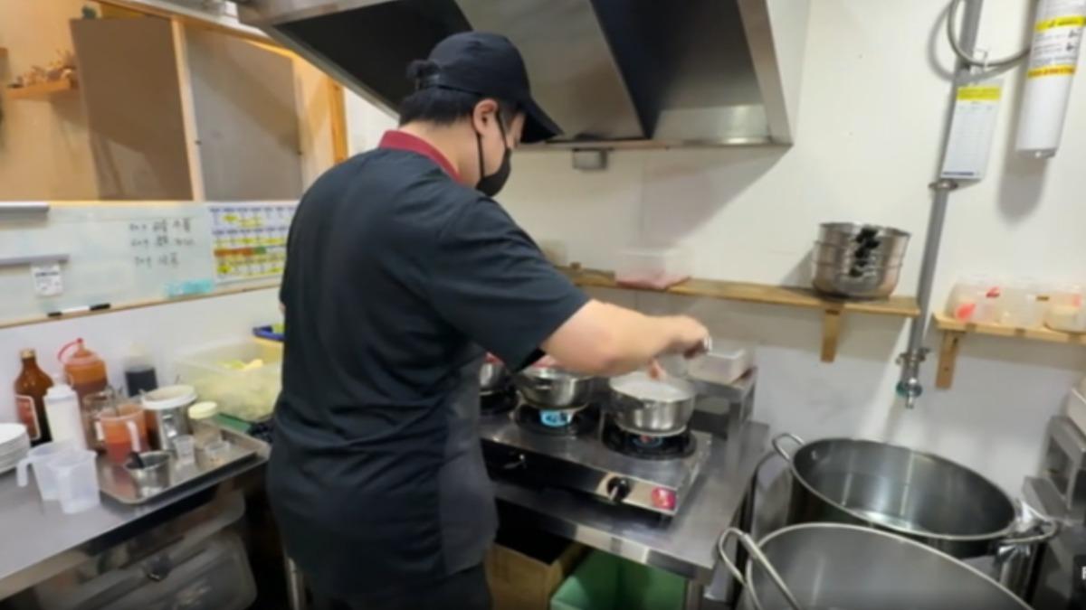 國定假日變多，餐廳業者坦言增人事成本。（圖／TVBS）