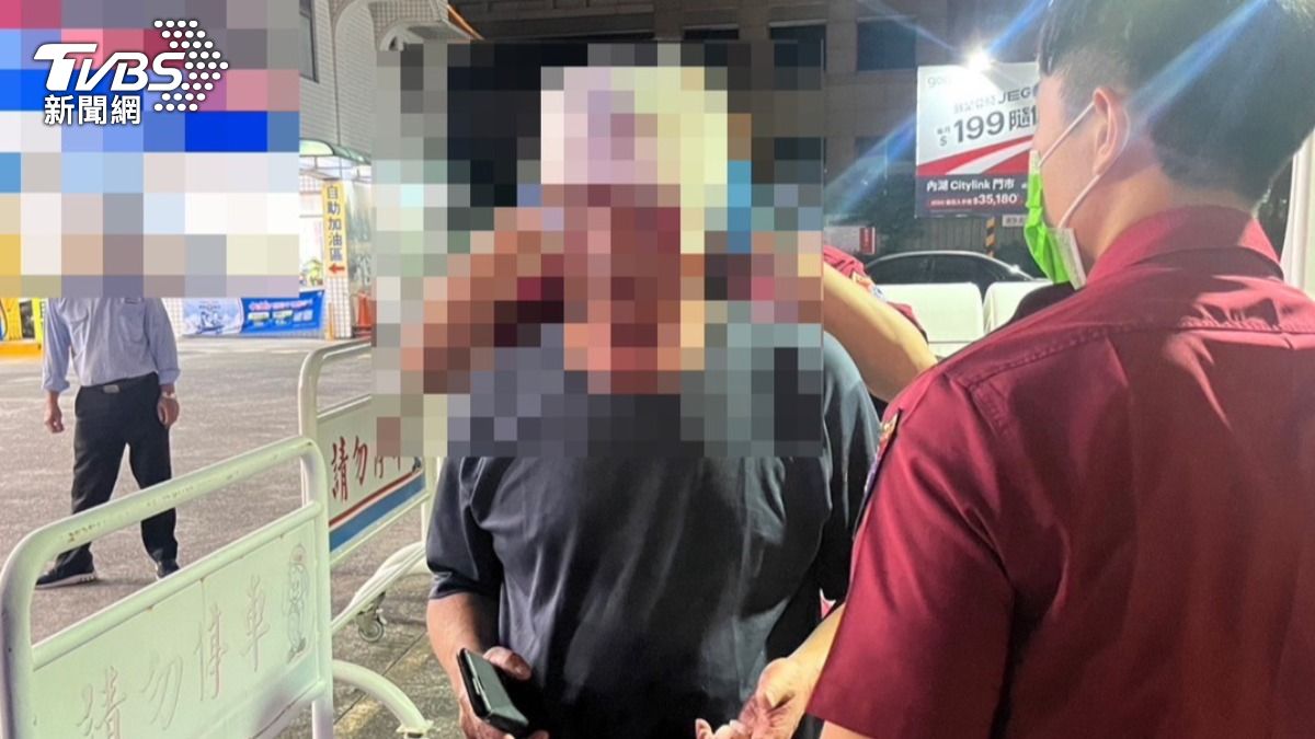 救護人員到場幫傷者包紮，事後送醫發現顱骨有碎裂骨折情況。（圖／TVBS）