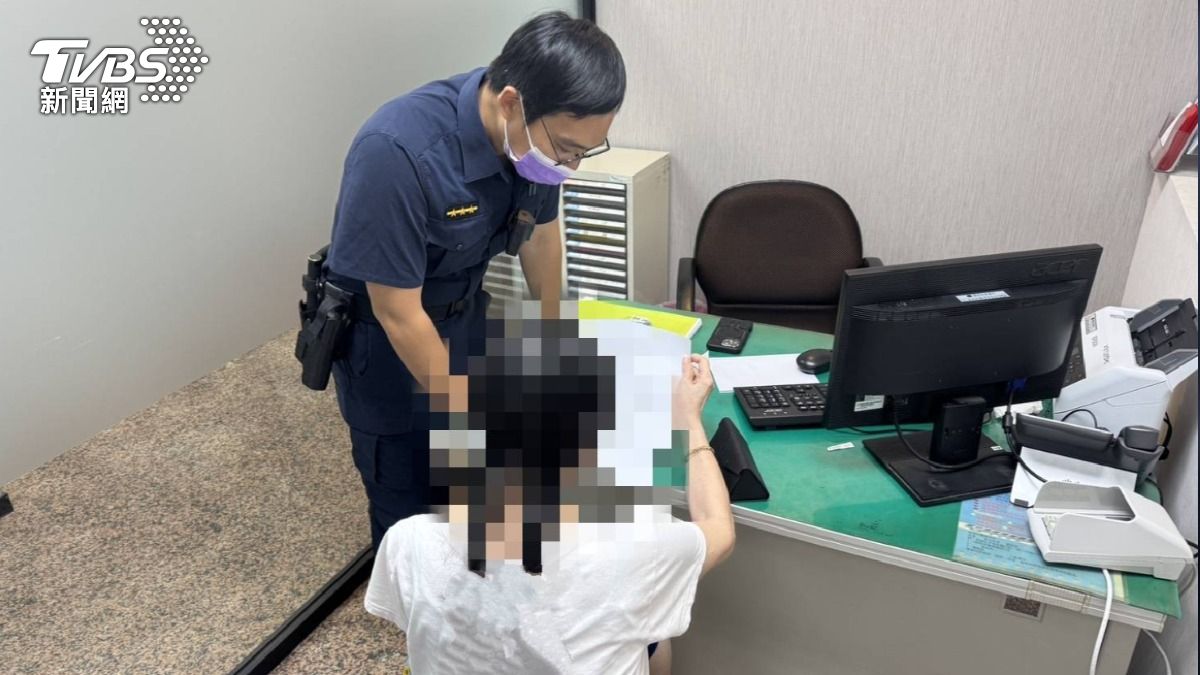 李姓女子在網路上認識一名網友「小昌」，對方聲稱投資穩賺不賠。（圖／TVBS）