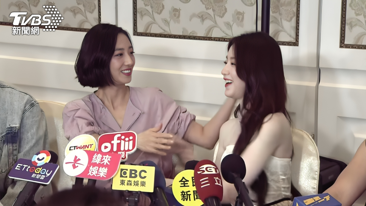 桂綸鎂、葉舒華愛的擁抱。(圖/TVBS)