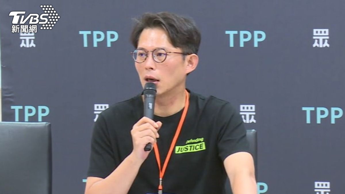 民眾黨主席黃國昌寄出黨員信,要求黨公職投下不同意罷免票。(圖/TVBS)