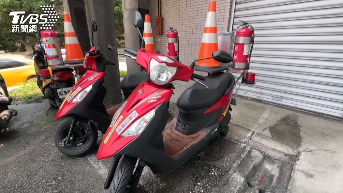 隧道火燒車驚魂！八卦山「機車小蜜蜂」救援隊。(圖／TVBS)