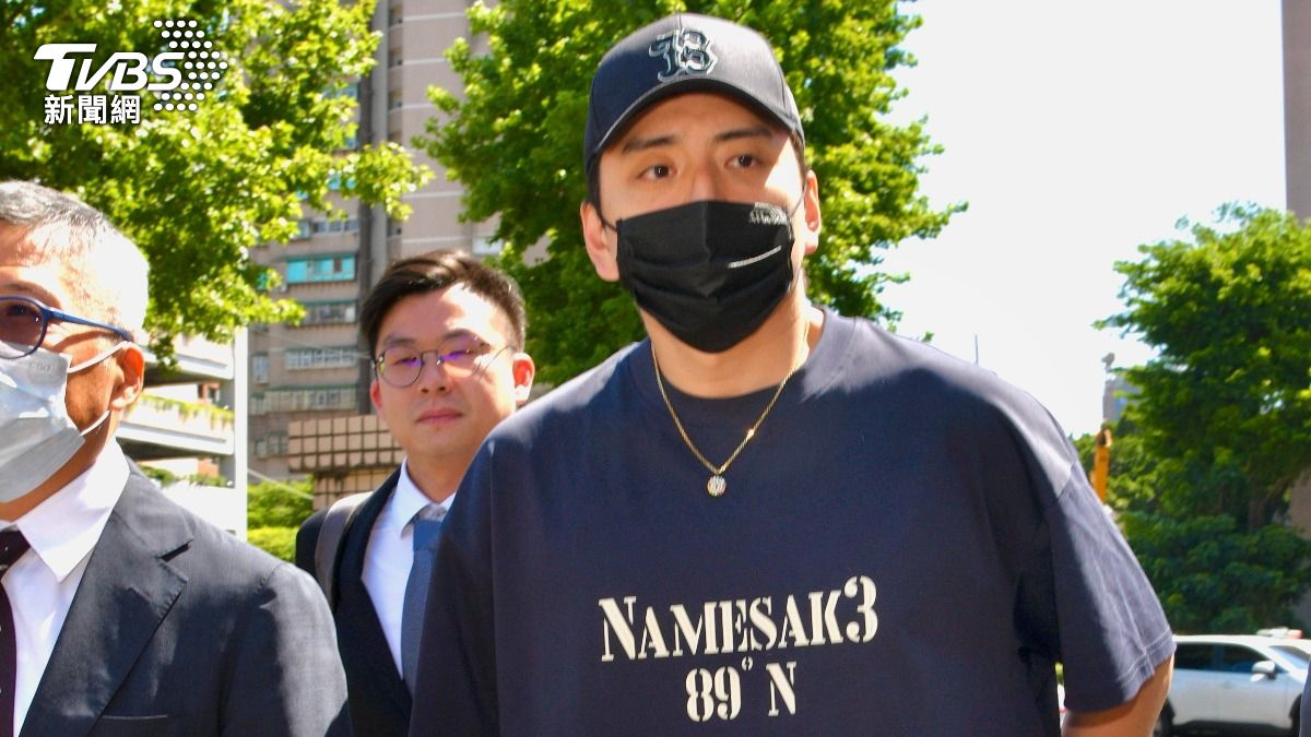 快訊／閃兵扯出一堆案外案！王大陸首出庭「全黑造型」快閃　