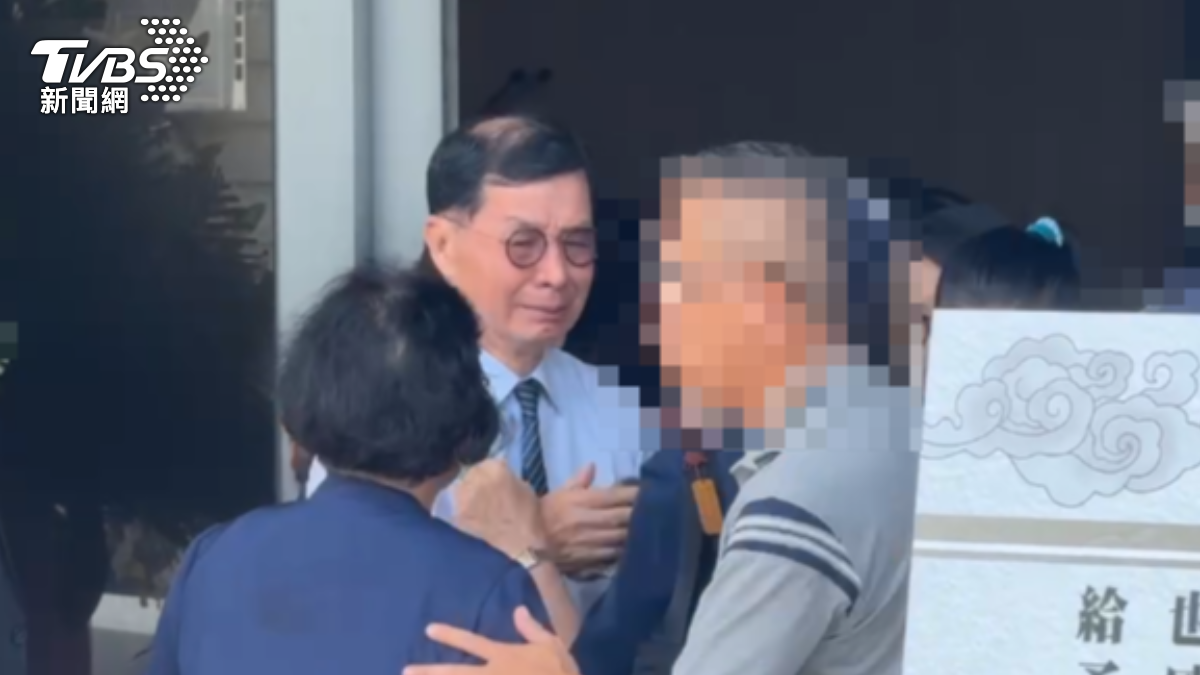 愛妻遺體移靈靜思園！彭振聲靈堂前慟哭　盼：平靜處理一切