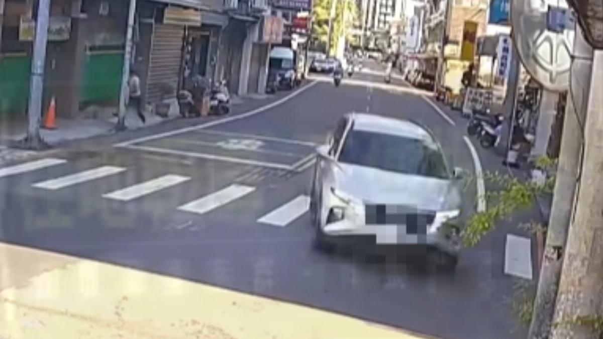 駕駛自述身體不舒服才肇事。(圖/翻攝自新竹爆料公社臉書)