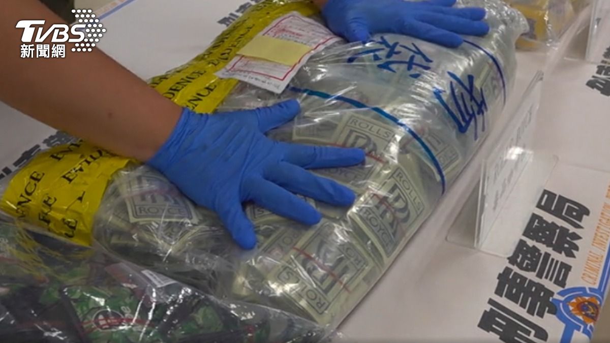 警方查扣的各種毒品市價超過2百萬。(圖/TVBS)